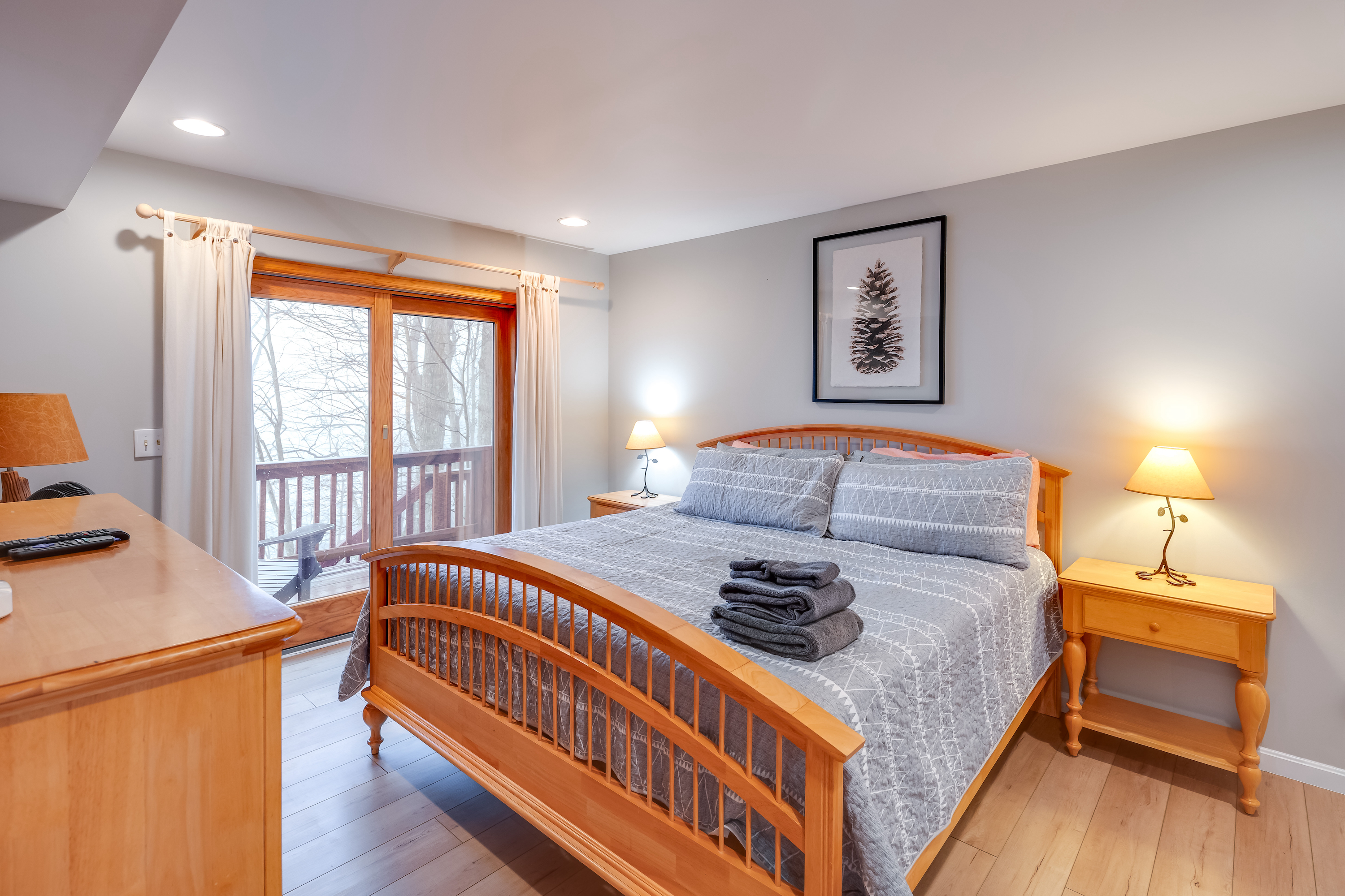 King bed with balcony door