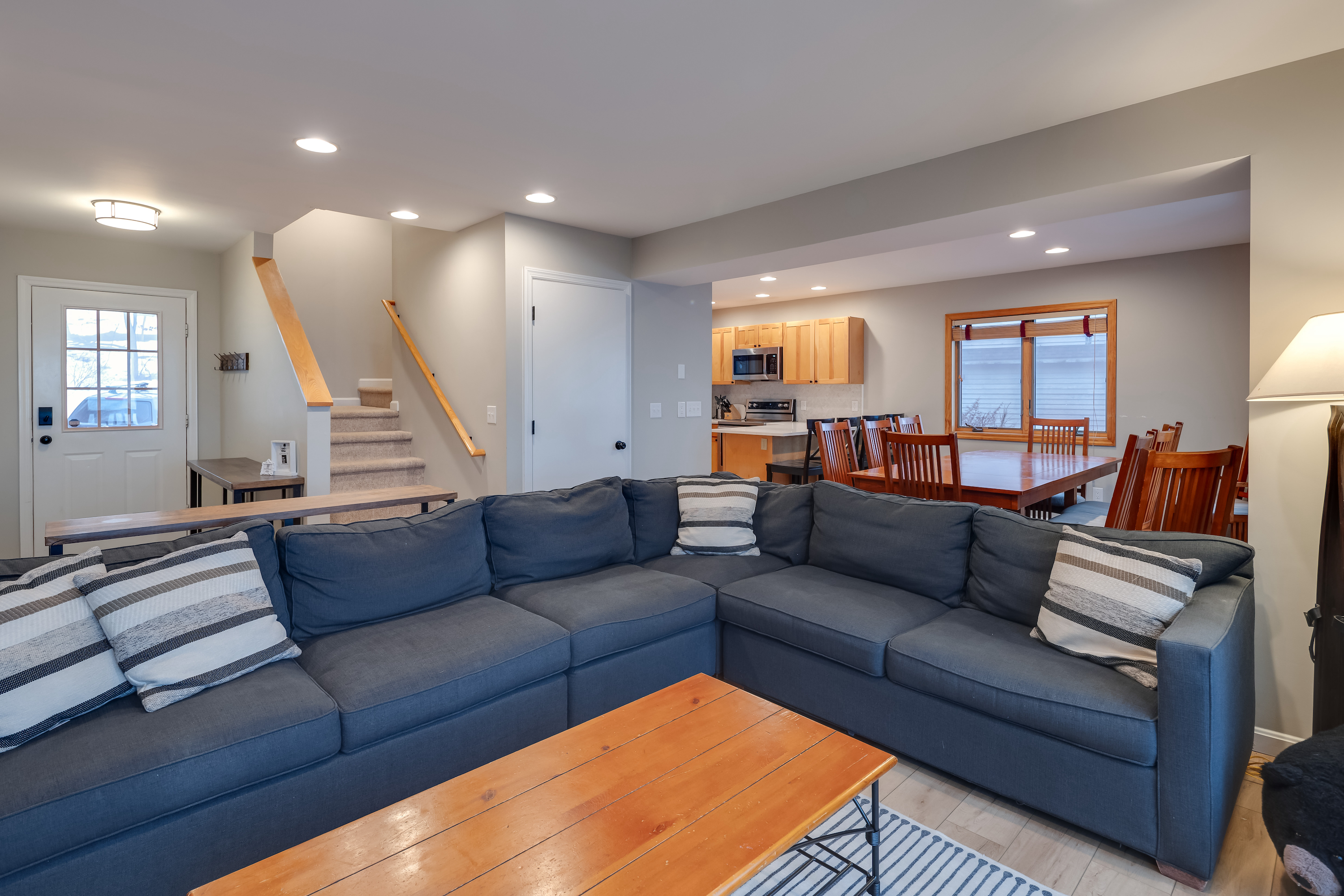 Entryway with staircase